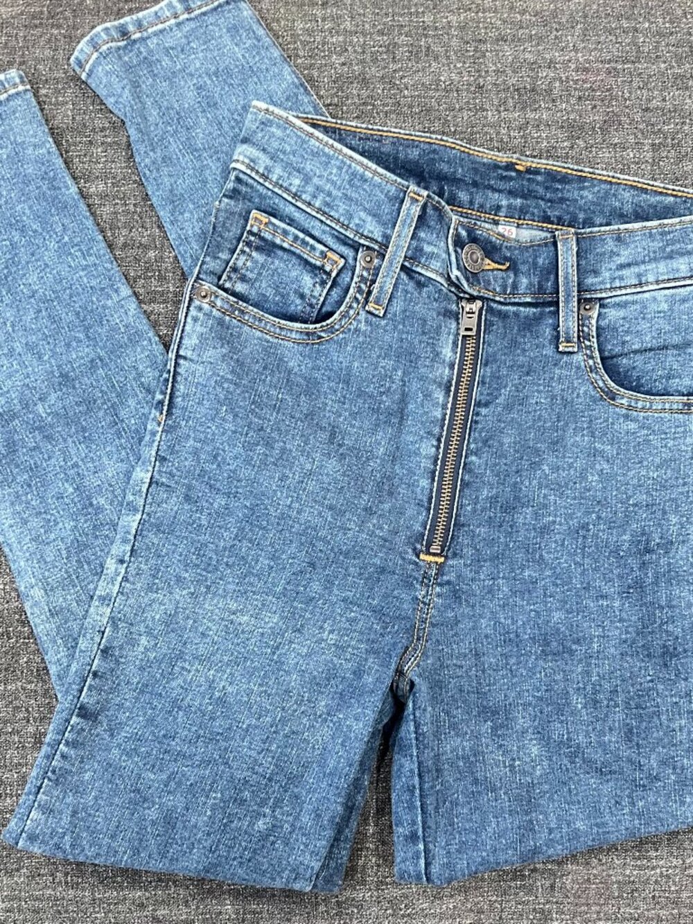 Levi's exposed zipper details acid medium wash skinny jeans size 26 NWOT